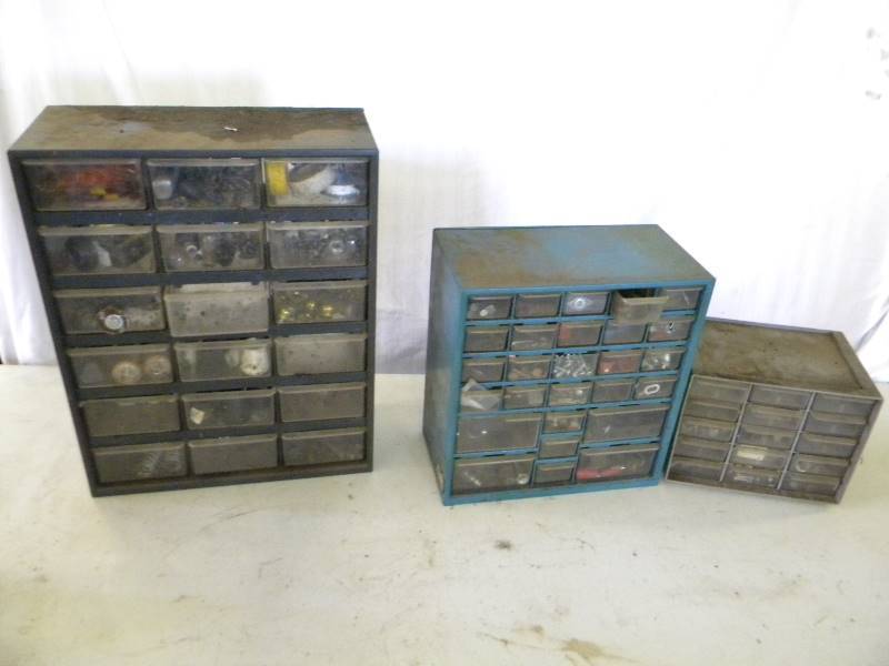 lot 330 image: Large Hardware and Bin Lot