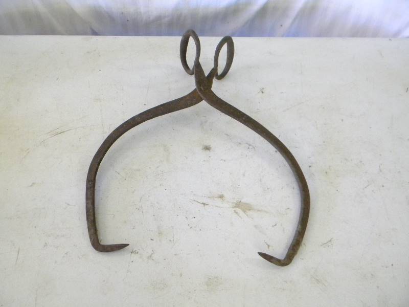 lot 333 image: Vintage Ice Tongs