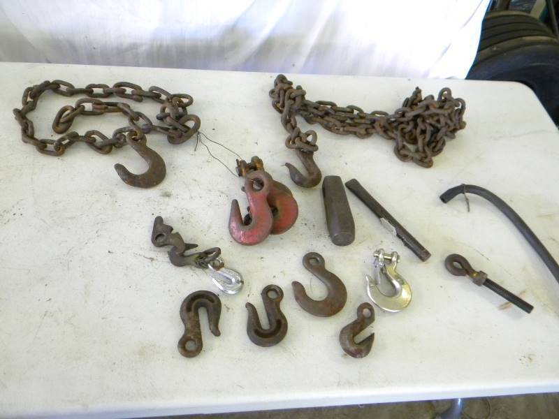 lot 337 image: Chain and Hook Lot