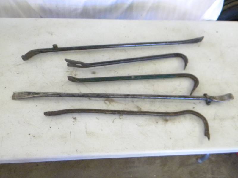 lot 356 image: Crowbar Lot
