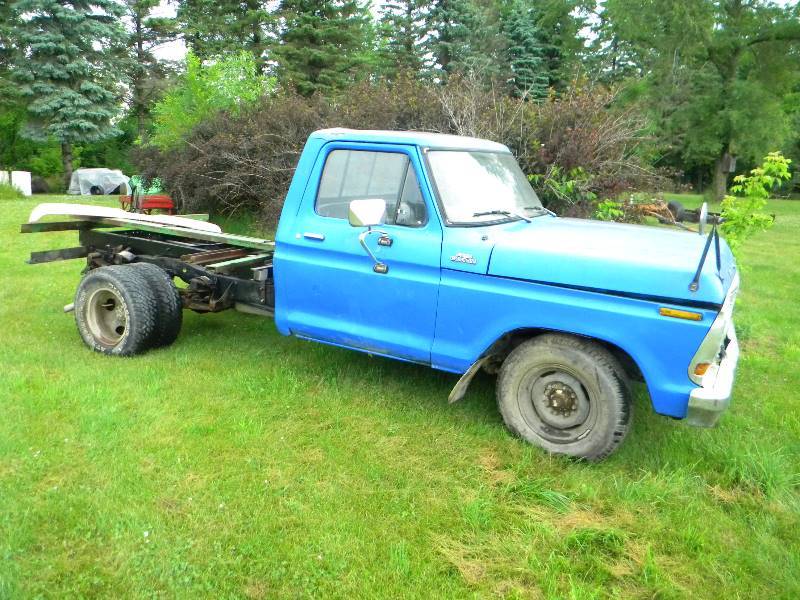 lot 7 image: 1979 Ford F250 Dually Truck