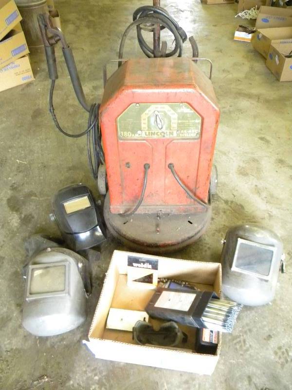 lot 14 image: Welder