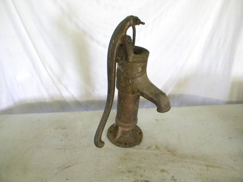 lot 231 image: Vintage Water Pump