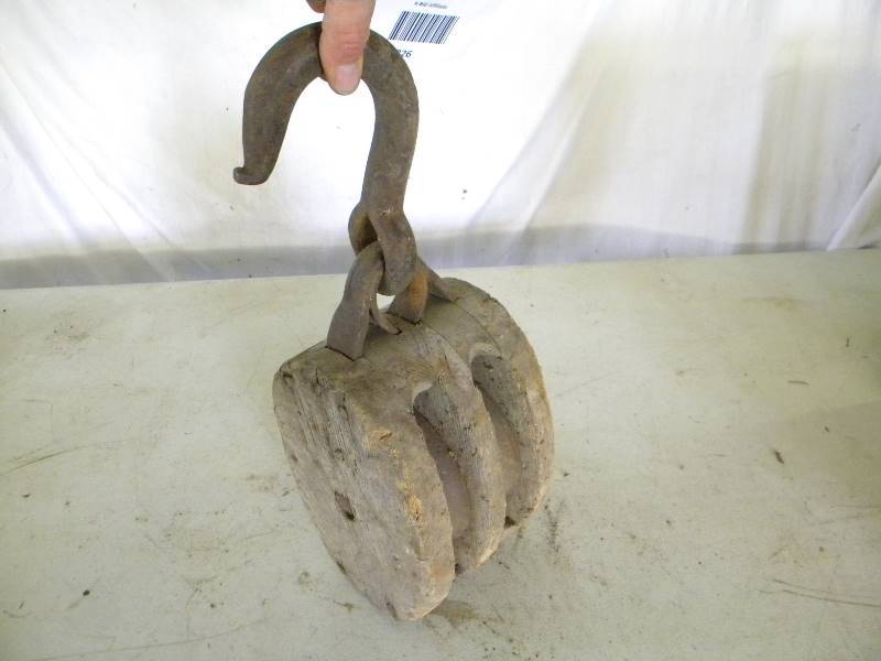 lot 226 image: Antique Block and Tackle