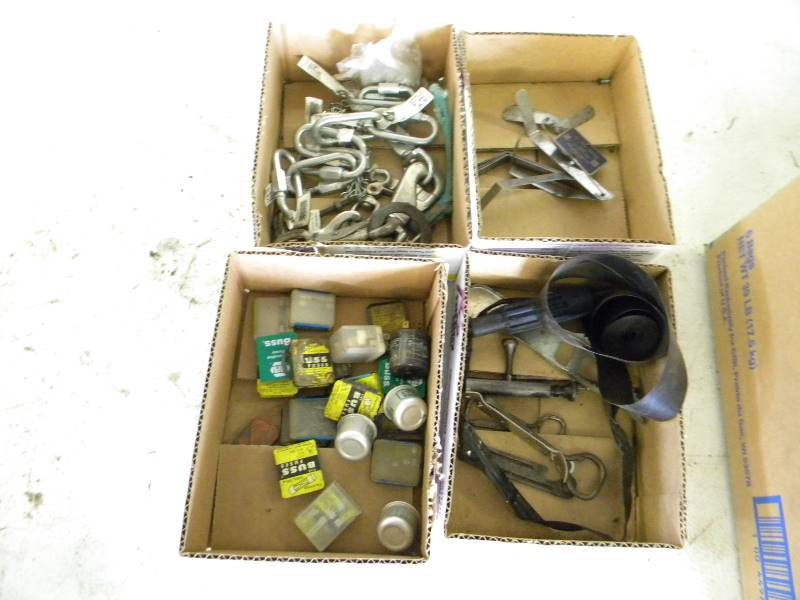 lot 215 image: Large Tool Lot