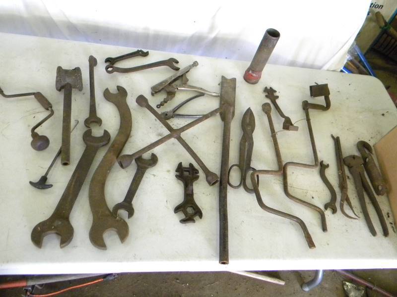lot 210 image: Vintage and Antique Tool Lot