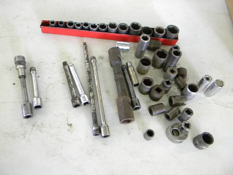 lot 188 image: Socket Lot