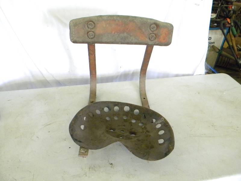 lot 187 image: Tractor Seat