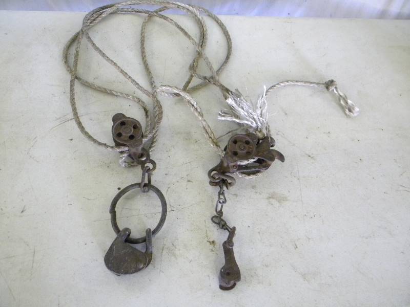 lot 364 image: Vintage Pulley System
