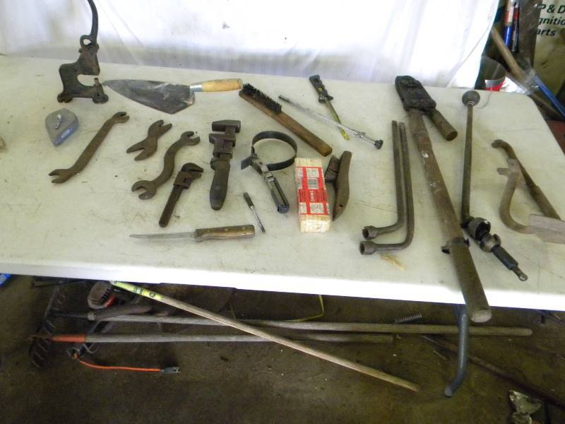 lot 370 image: Tool Lot