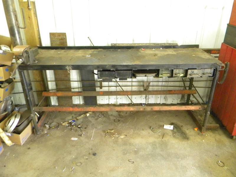 lot 377 image: Shop Table and Vice