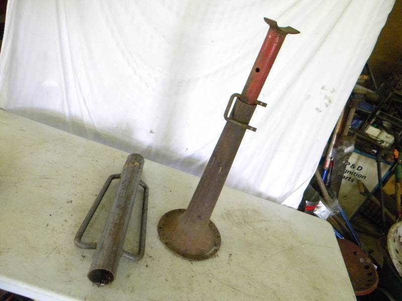 lot 383 image: Pole Hole Pounder and Jack Stand Lot