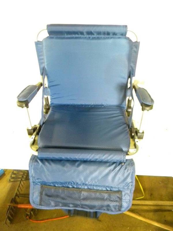 lot 398 image: Stadium Travel Seat