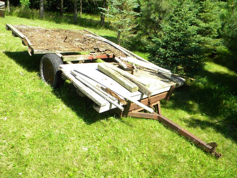 lot 404 image: Vintage Hay Trailer