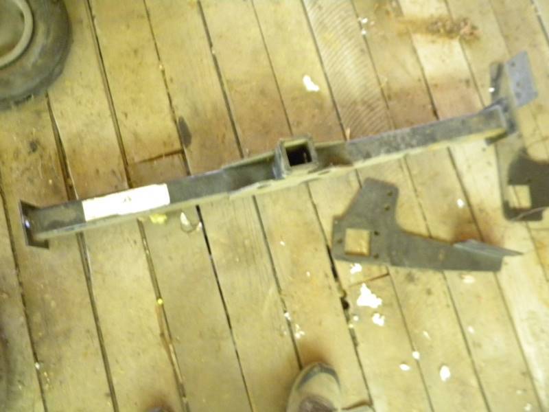 lot 423 image: Trailer Hitch