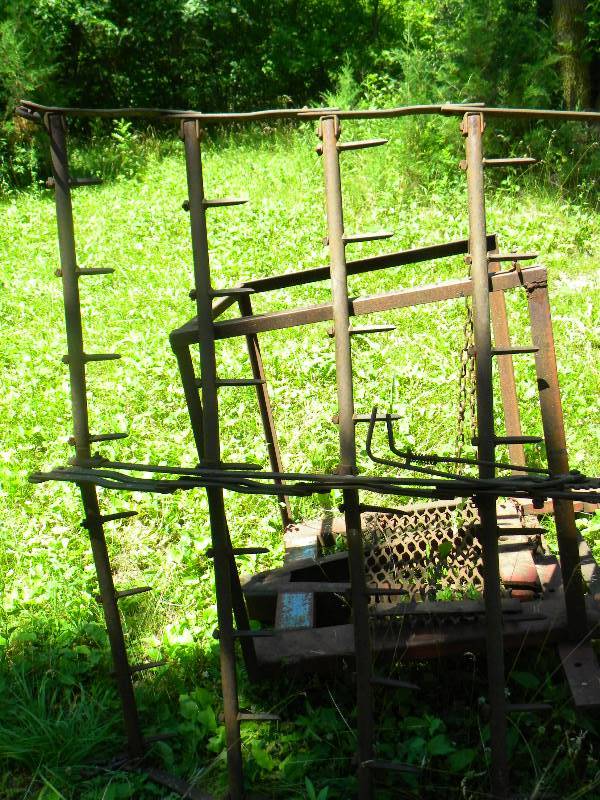 lot 444 image: Vintage Road Rake