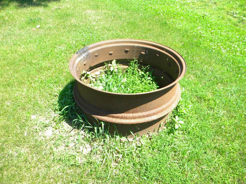 lot 456 image: Metal Drum Firepit