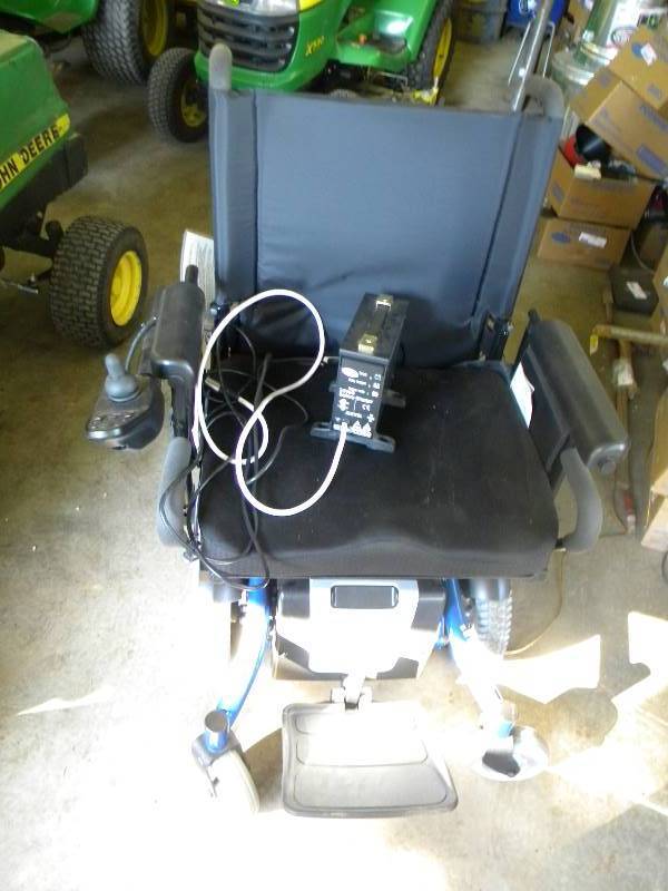 lot 15 image: Electric Wheelchair