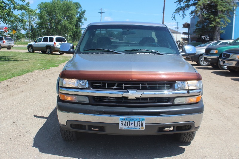 2000 Chevrolet Silverado 4x4 Extended Cab - 1 Owner - Nice Truck