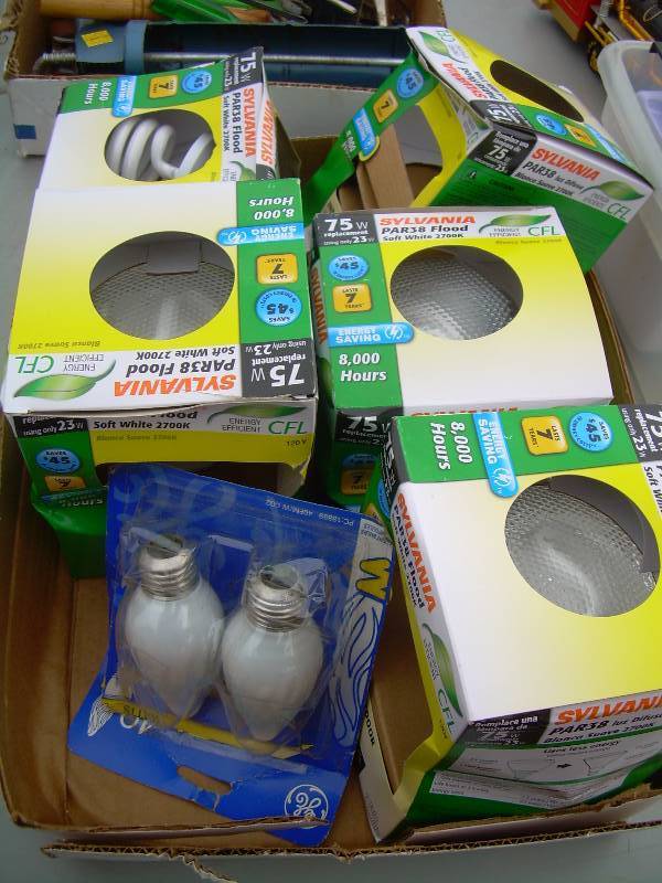 lot 11 image: 75 WATT REPLACEMENT BULBS