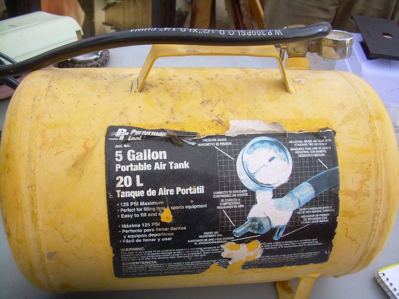 lot 16 image: 5 GALLON PORTABLE AIR TANK