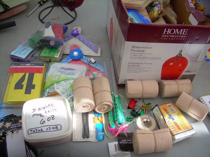 lot 21 image: ODDS AND ENDS BOX