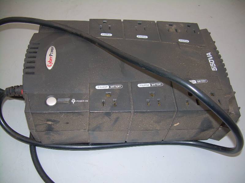 lot 52 image: CYBER POWER 550 VA SURGE PROTECTER