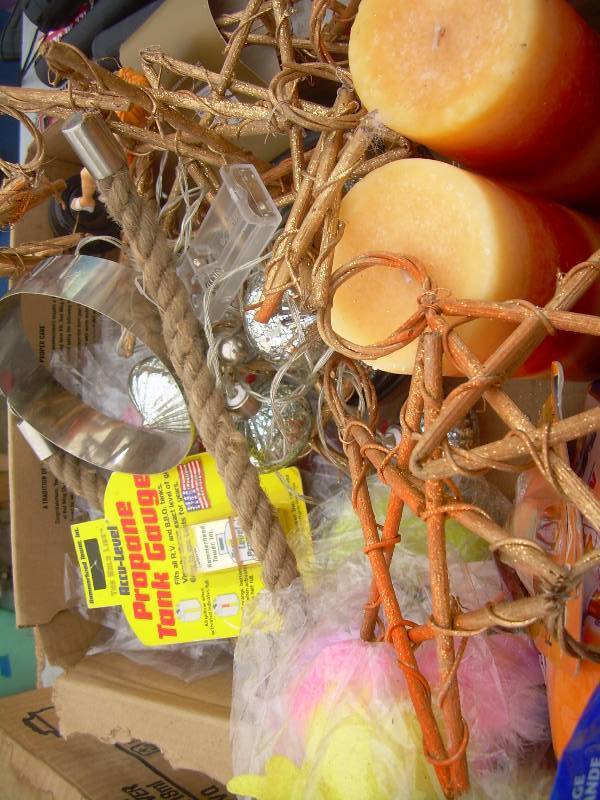 lot 58 image: HOUSE HOLD MISC