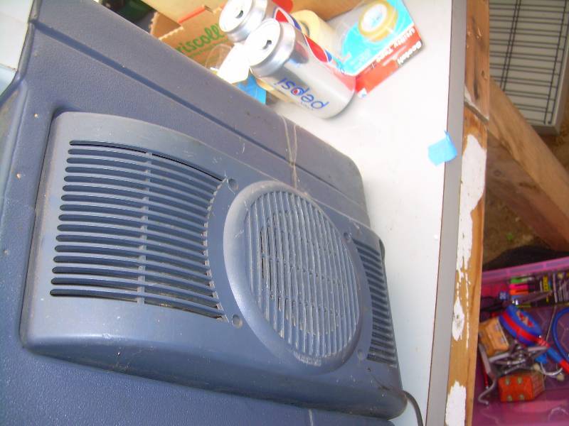 lot 66 image: ELECTRIC COLEMAN COOLER