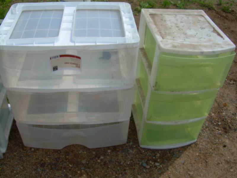 lot 88 image: 2 STACKABLE DRAWER TOTES