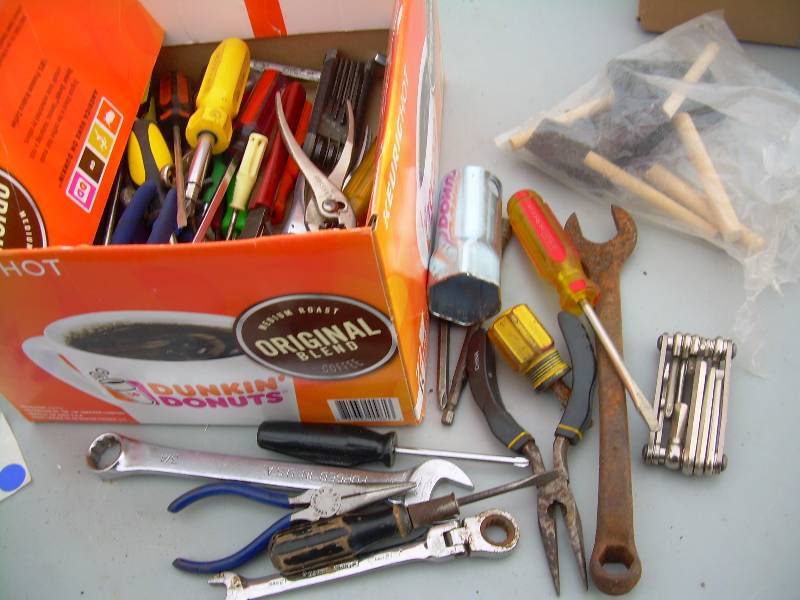 lot 94 image: HAND TOOLS