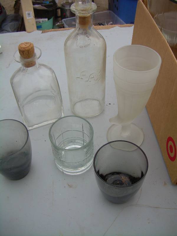 lot 112 image: COLLECTIBLE GLASS WEAR