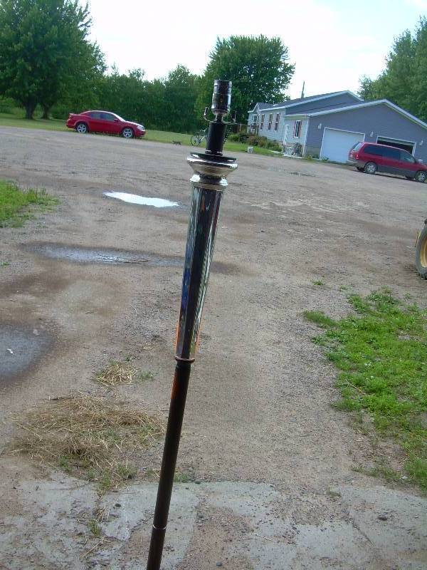 lot 118 image: VINTAGE FLOOR LAMP