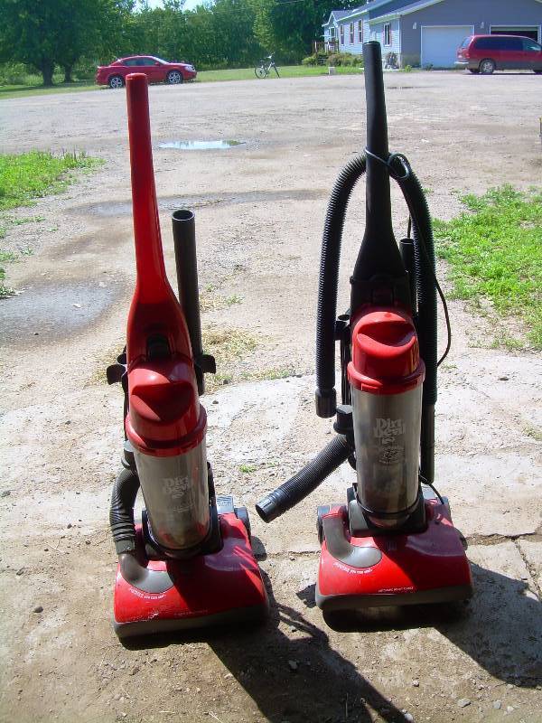 lot 119 image: 2 DIRT DEVIL VACCUUMS