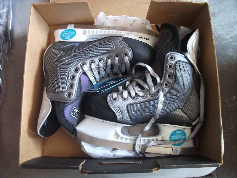 New Nike Air Quest 3 Jr. Skates Size 6