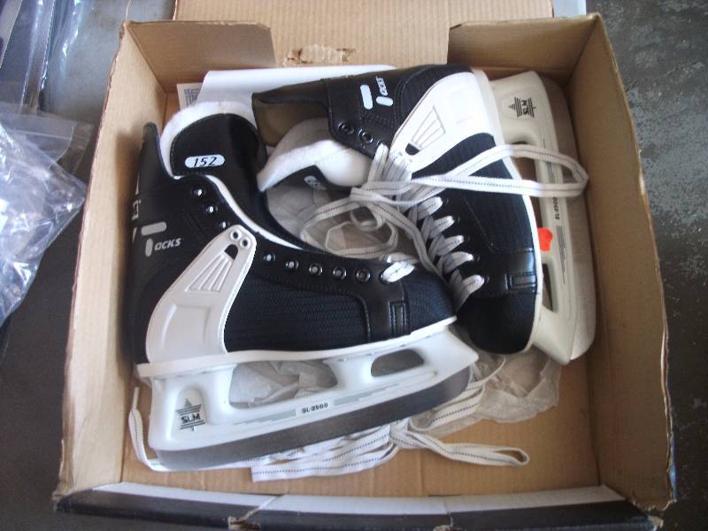 New CCM Tacks 152 Mens Size 6