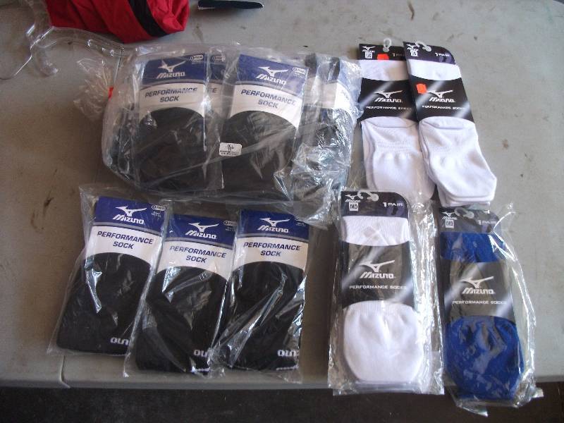 12 Pair Mizuno Performance Socks