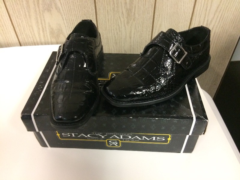 lot 14 image: New Stacy Adams Black Boys Dress Shoes Sz 1