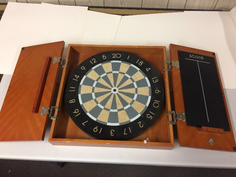 lot 9 image: Vintage Dart Board in Heavy Wooden Case