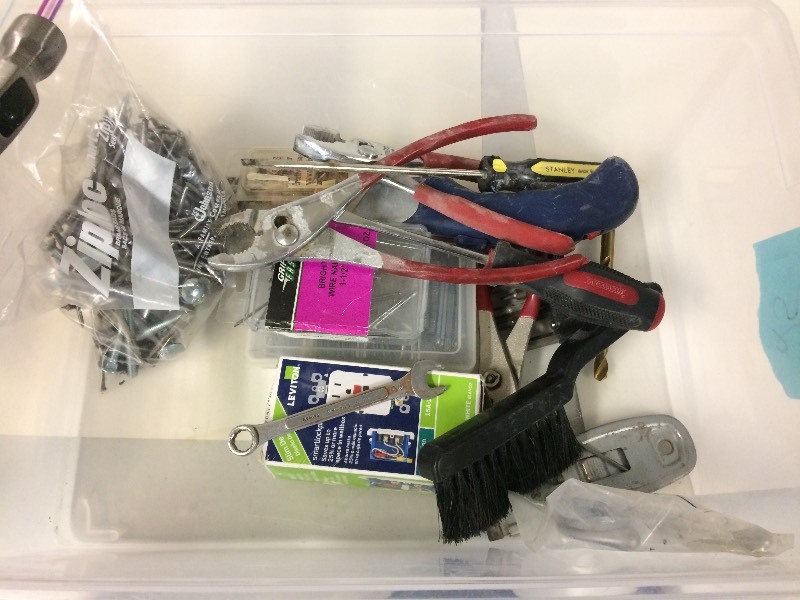 lot 25 image: 2 Tubs of Assorted Tools