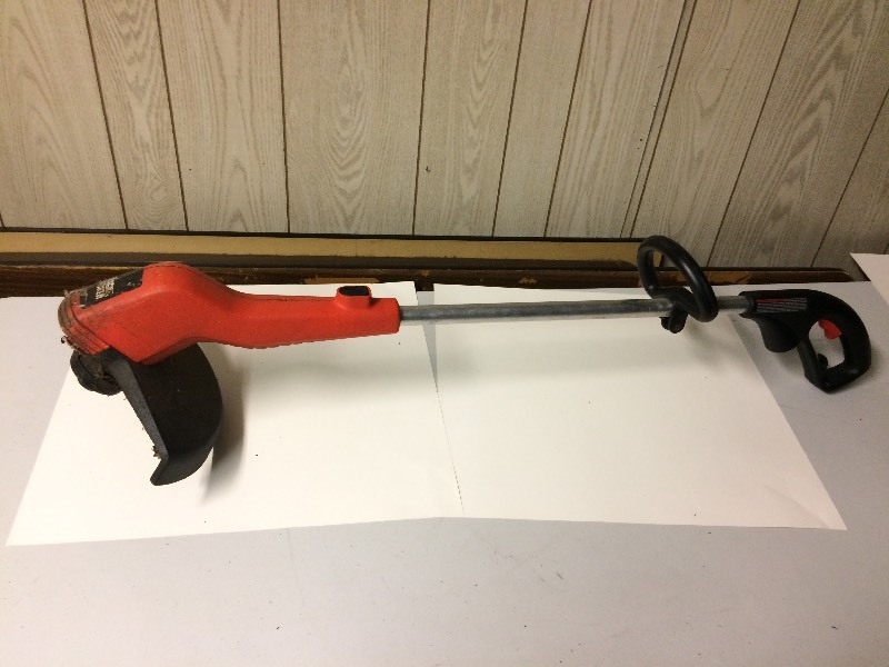 lot 63 image: Black & Decker Electric Weed Whip  Edger