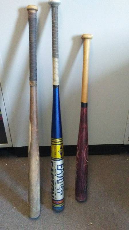 lot 71 image: Softballs, Mitts Gloves, Bats, Carry Bag