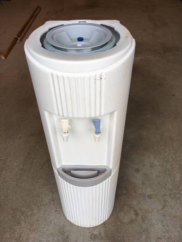 lot 50 image: CRYSTAL MOUNTAIN WATER COOLER
