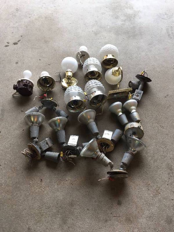 lot 58 image: LIGHTING LOT