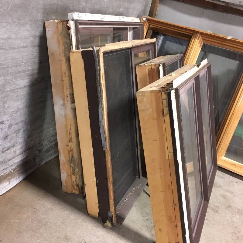 lot 79 image: WINDOW LOT
