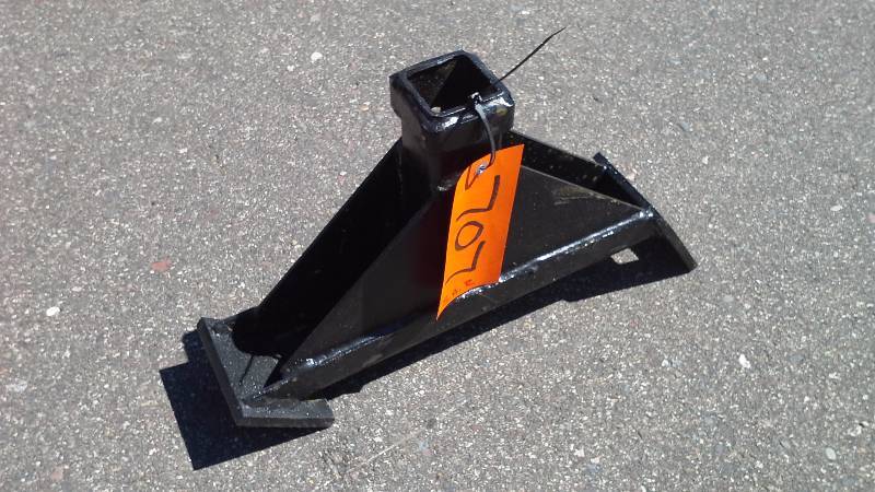 Receiver Hitch for Skid Steer Quick Attach
