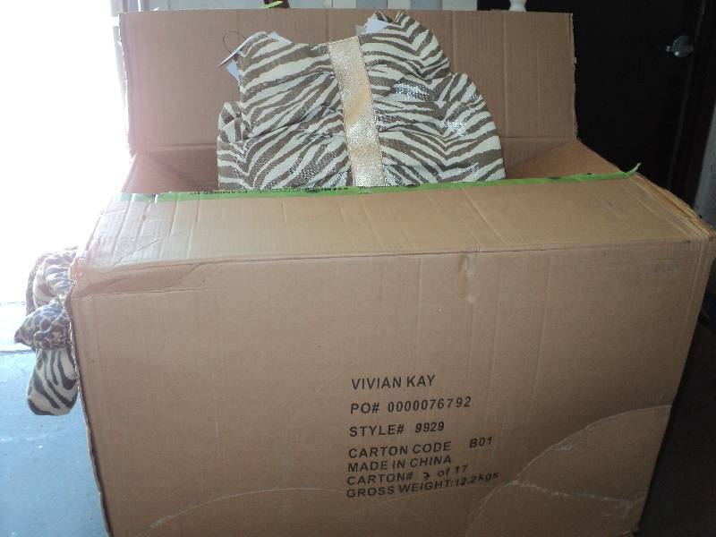 box of 8 gold new purses...
