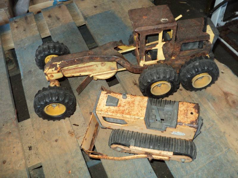 2 vintage metal tonka road graters...