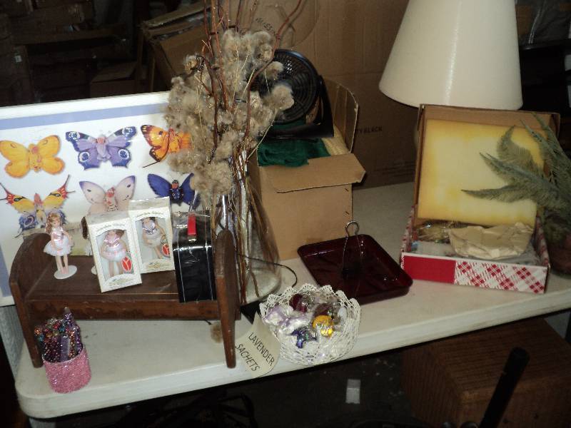 large lot of dcor and misc...