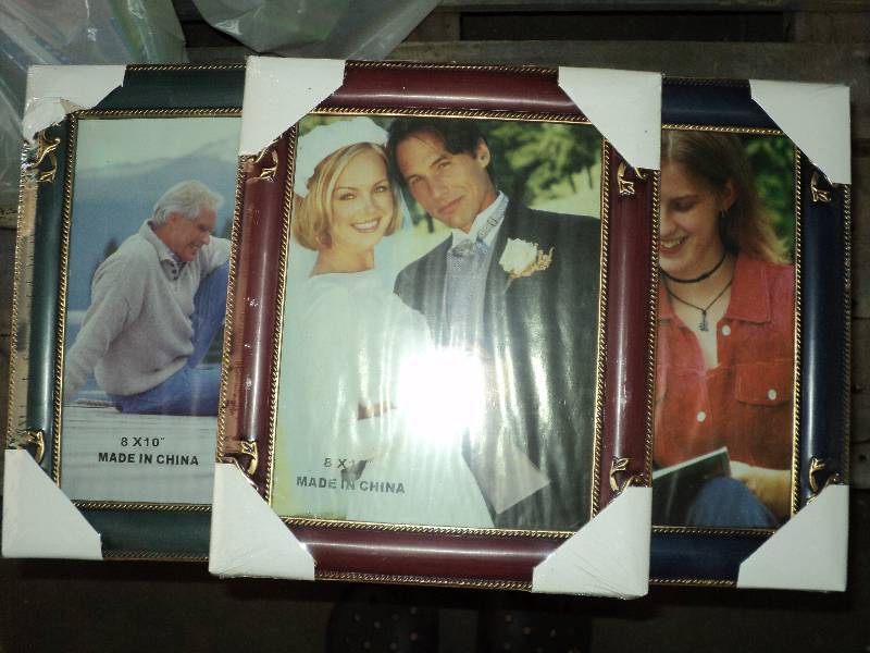 box of 23 8x10 picture frames...